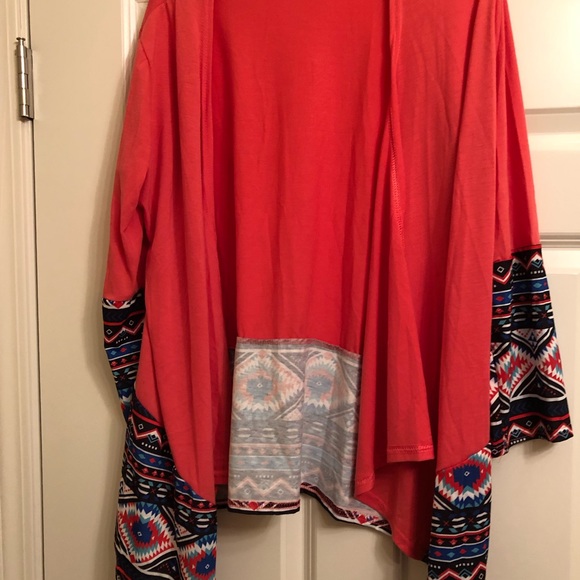 Pink cardigan. - Picture 2 of 6